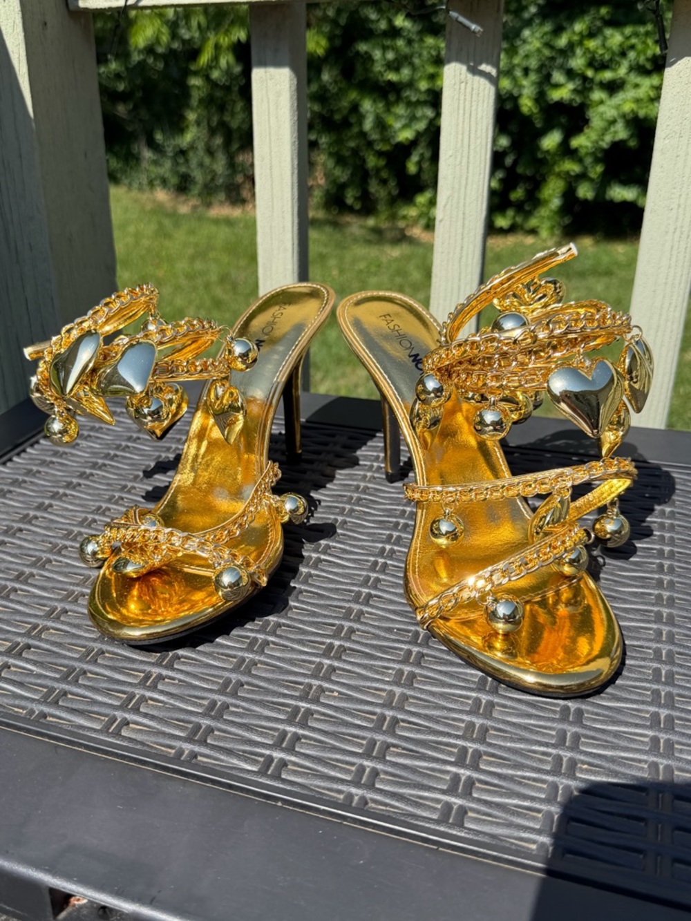 NWB fashion nova metallic gold heart ankle wrap heels size 10 - Picture 5 of 7